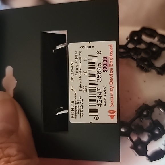 SIMPLY VERA Dangle Earrings NWT - Picture 2 of 3